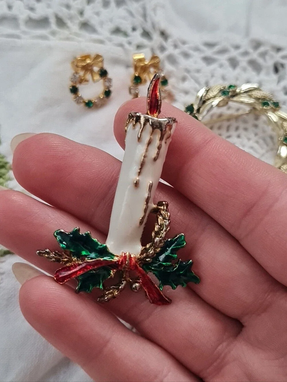Adorable Christmas Brooch & Earrings Set - Wreath & Candle